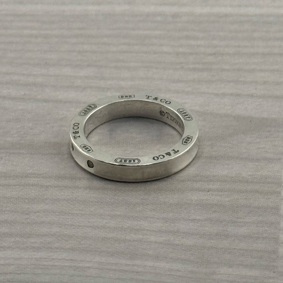 Tiffany & Co. Silver Ring with Modern Design and 3 Diamond Embellishments - Picture 3 of 6